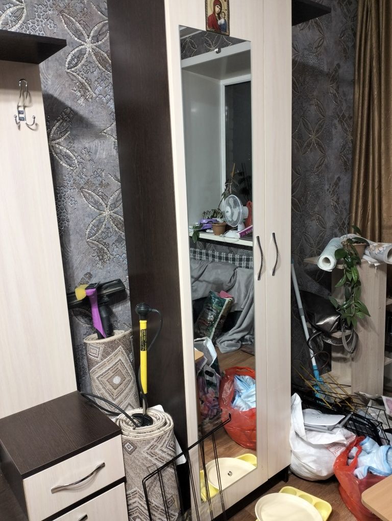 Продам новую прихожую