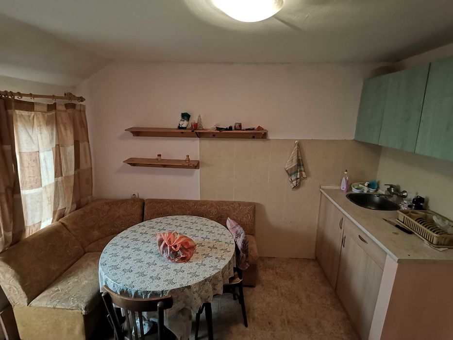 Дава се под наем Едностаен апартамент в Бургас, Възраждане - 35 кв.м за 125 € - Снимка #2