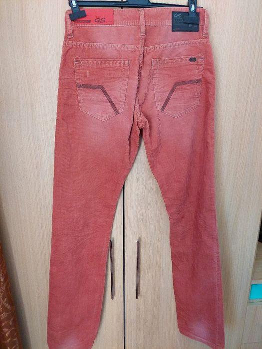 Pantaloni S Oliver  catifea noi