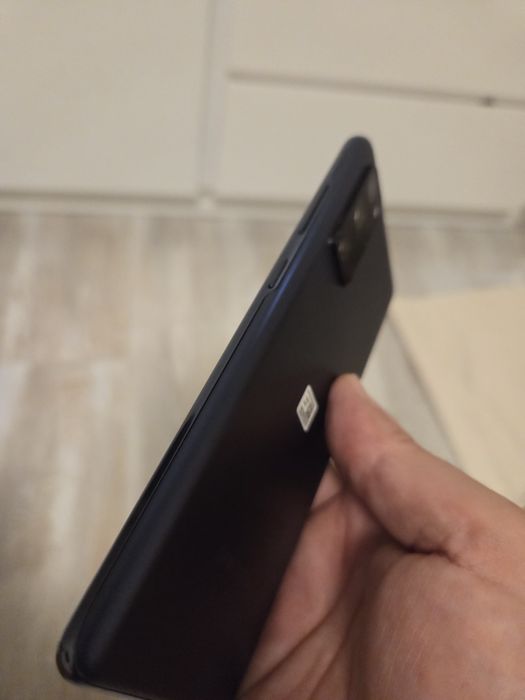 Продавам Samsung S20 FE 5G
