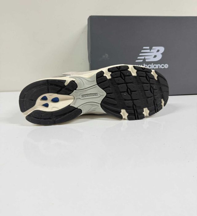 New Balance  530