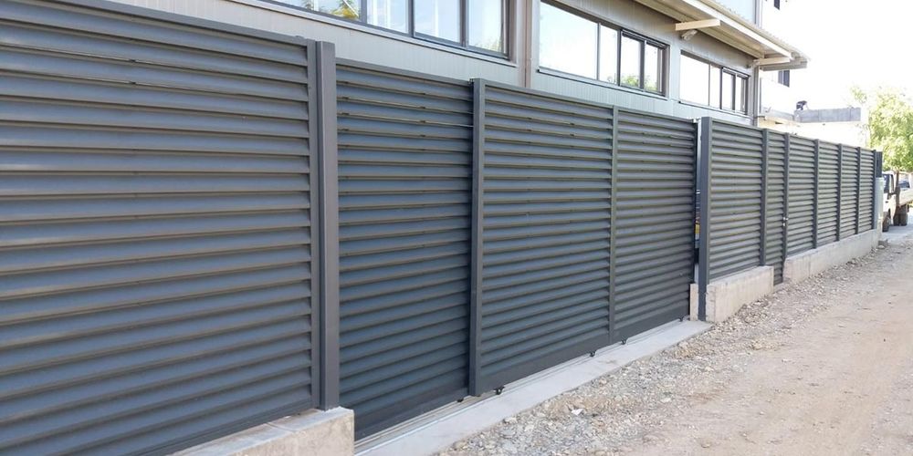 vand garduri si porti orice proiect dorit de client