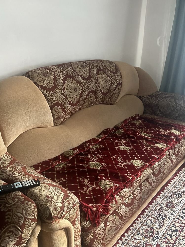 Диван в хорошем состояний