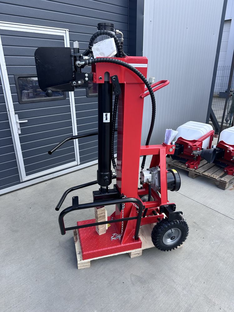 Despicator lemn 16 tone, spargator lemn tractor