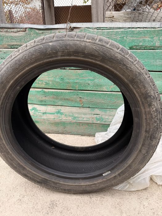 Шины зимние 245х45х18 Triangle в отличром состоянии