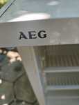 Малък хладилник AEG