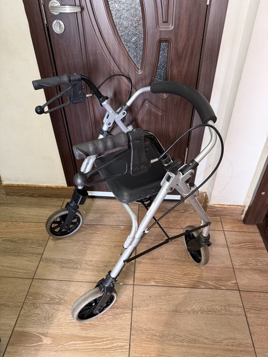 Vând Cadru de Recuperere bătrâni dizabilități cu sezut si frane