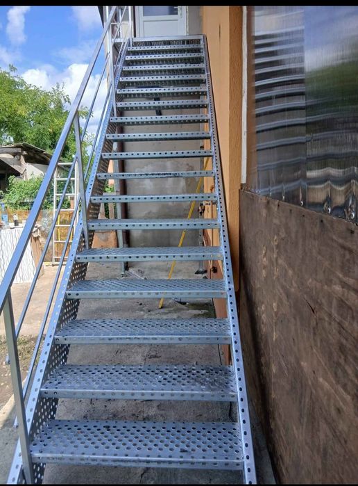 Scara zincata galvanizata la comandă oriunde în tara