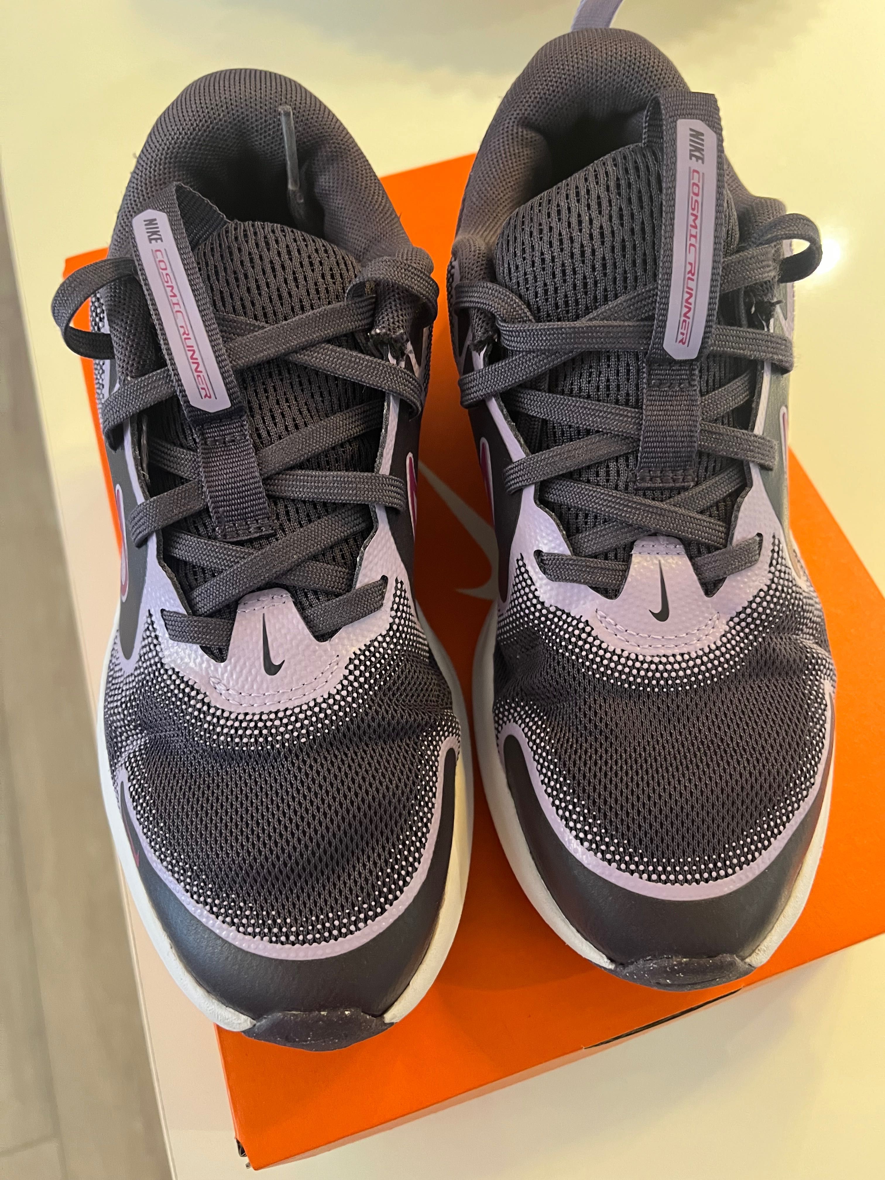 Маратонки NIKE за момиче