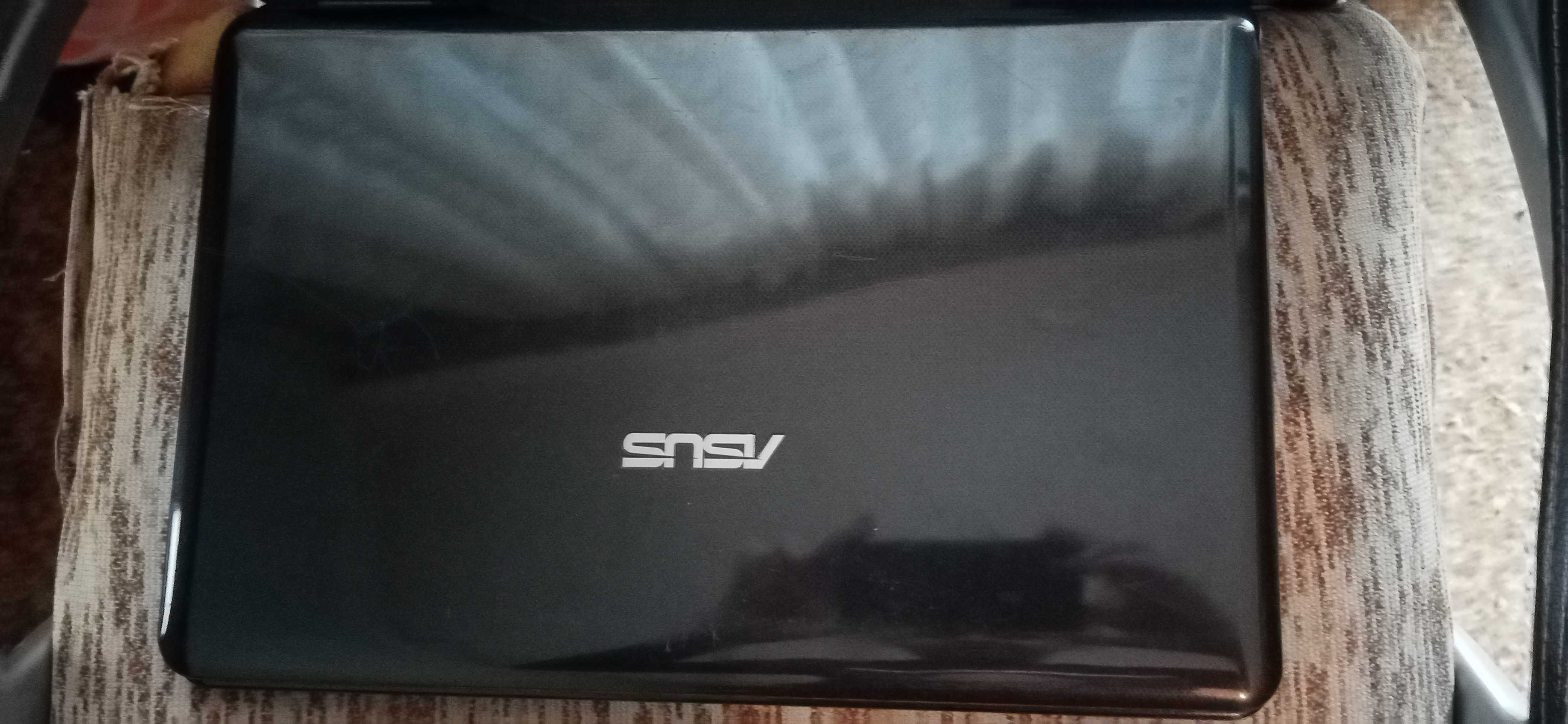 Продавам лап топ asus x54h i3