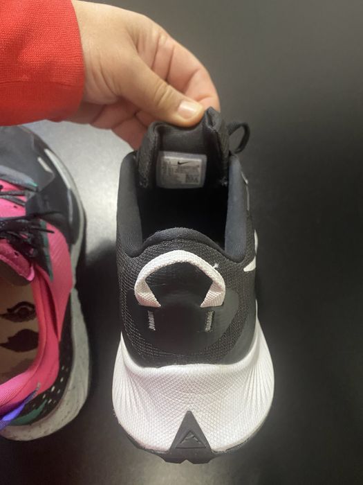 Adidasi Nike trail si jordan doar 44