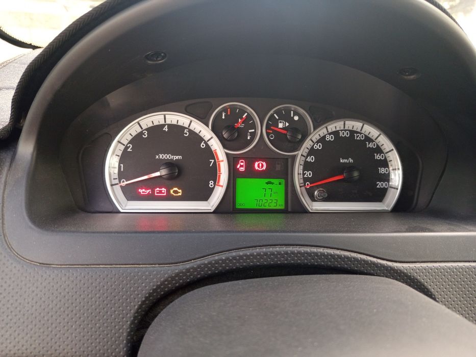 Nexia 3 moshinasi sotiladi