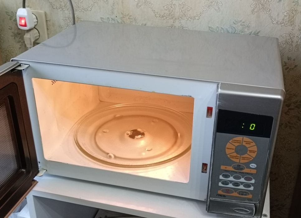 Микроволновка Samsung model G273VR-S производство Россия Калининград