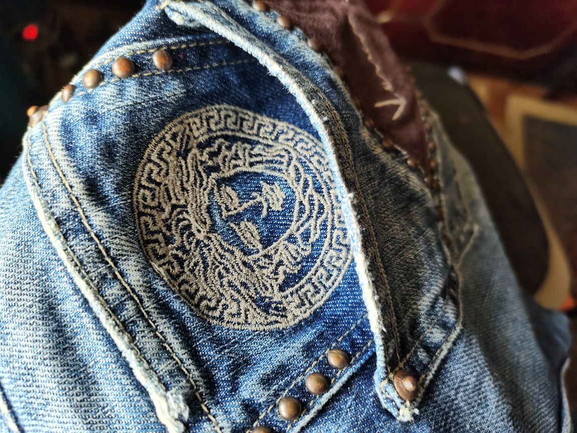 Bluejeans Versace