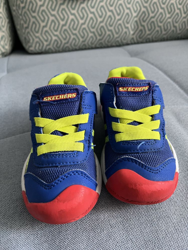 Adidasi skechers masura 25
