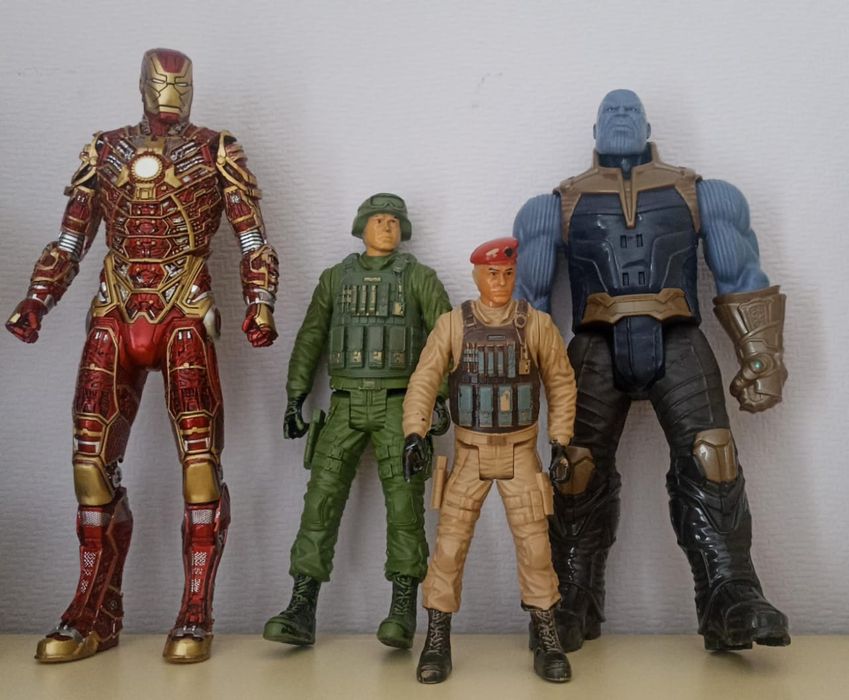 Четыре солдата детских игровых.продам.