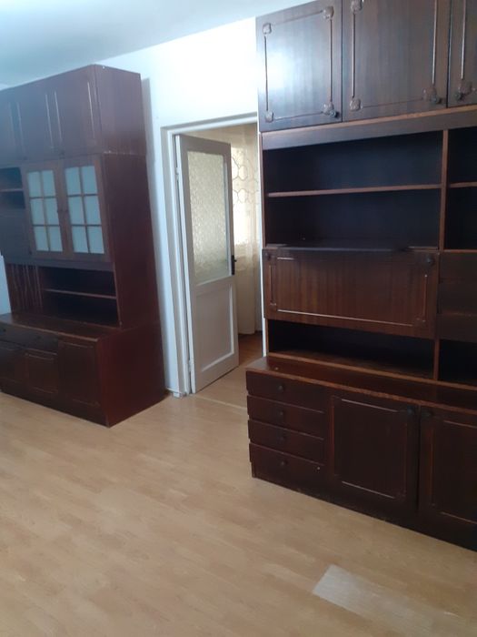 Închiriez apartament 2 camere etaj 1
