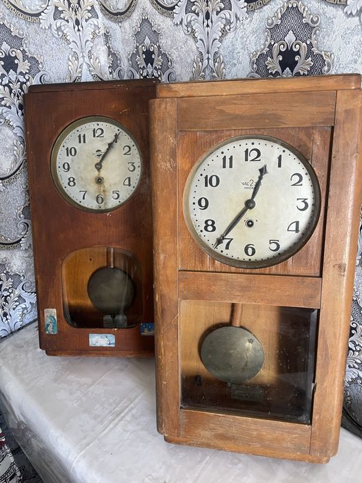 Часы с маятником советские