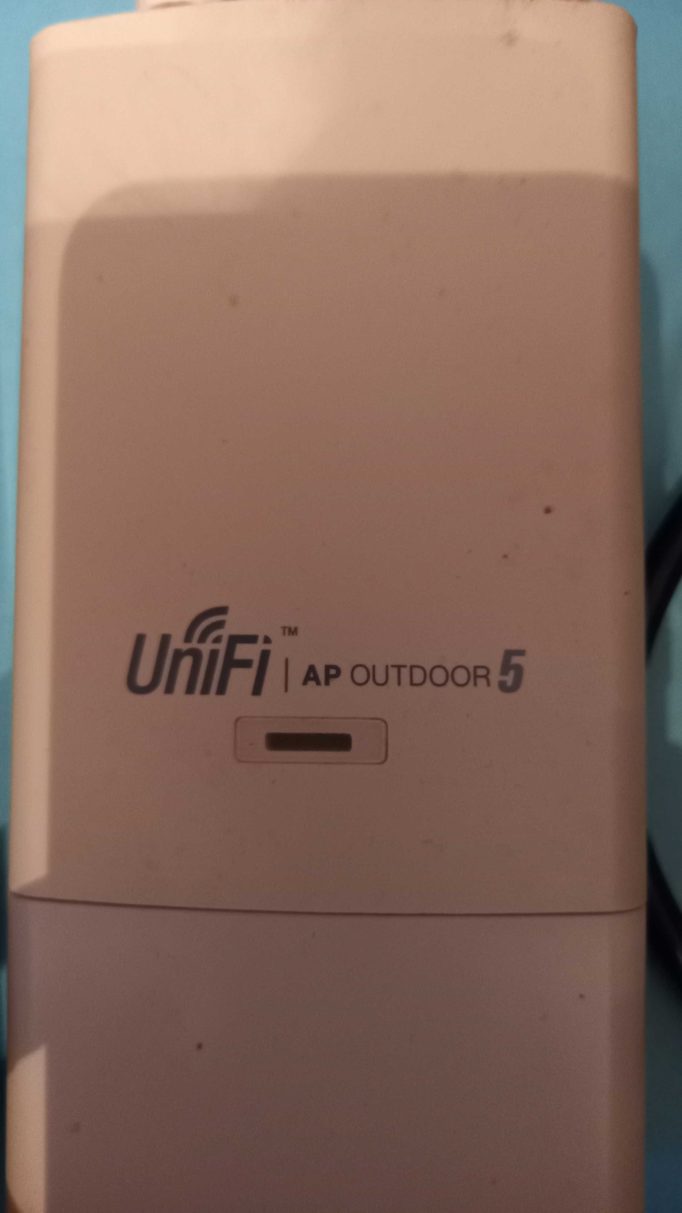 Компактная точка доступа UNIFI AP Outdoor 5