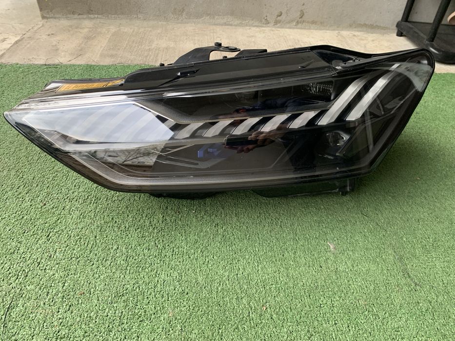 Far stanga Audi A7 RS7