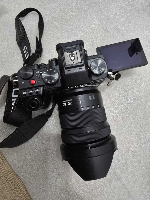 Panasonic S5 obiectiv 20-60 si 50 f1.8 arata si functioneaza perfect