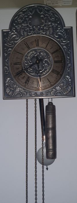 Ceas mecanic cu pendul și greutati