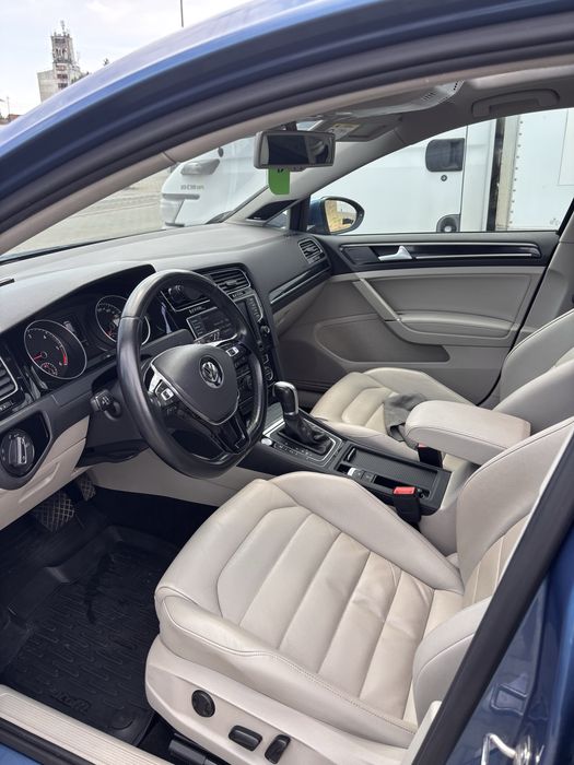 Volkswagen Golf 7, 2.0 TDI / 150 cp - configurație rară!