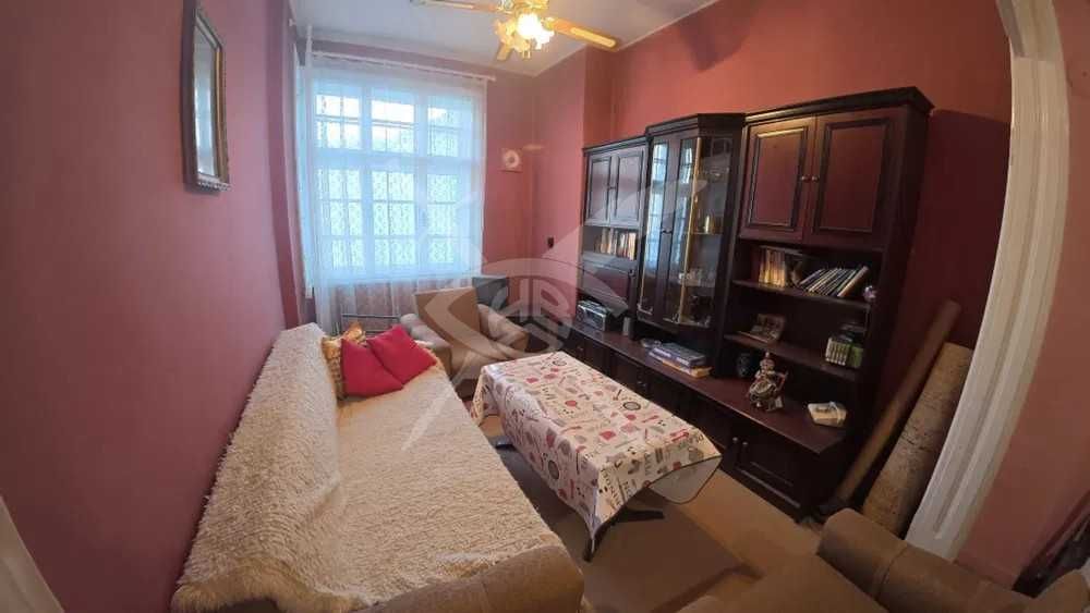 Етаж от къща с търговско помещение в Асеновград!88090