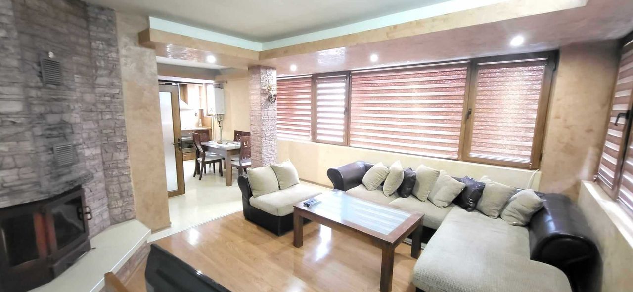 Продава се Етаж от къща в Попово - 95 кв.м за 859 €/кв.м - Снимка #1