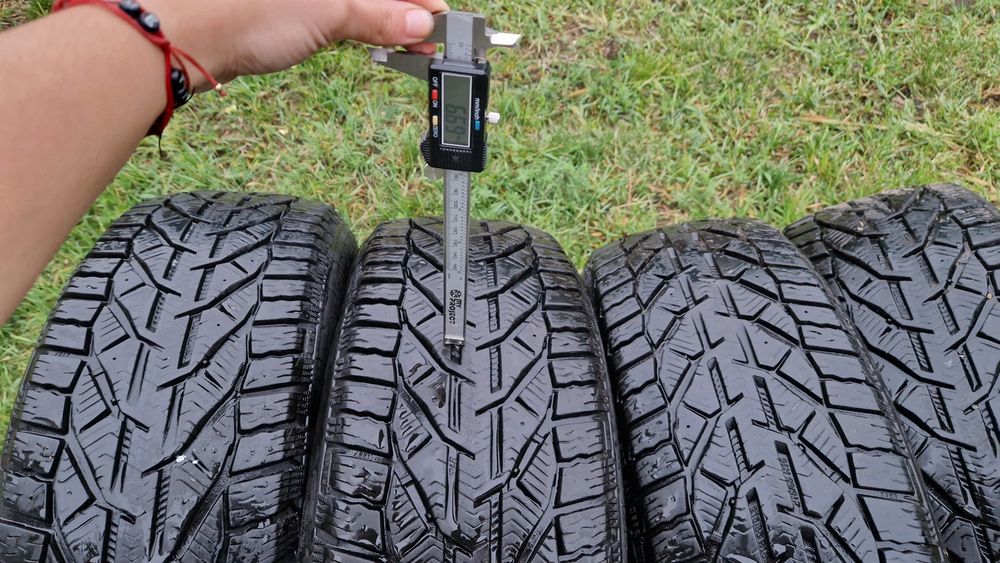 Set anvelope iarna 215/65 R16