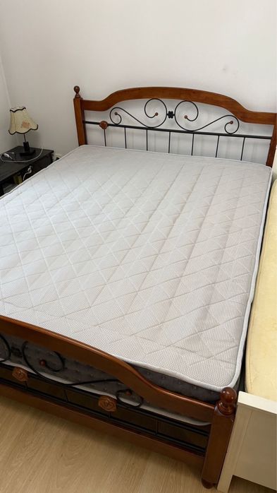 Продам 2-х спальную кровать 160/200