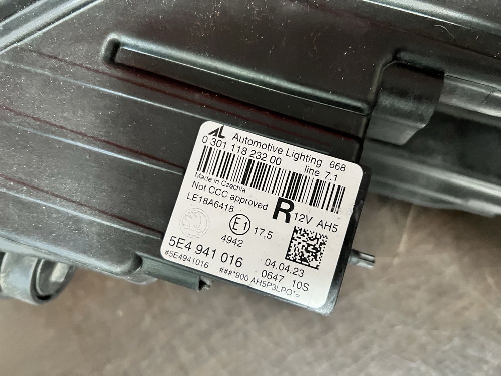 Far dreapta full led fara lupa Skoda Octavia 4 nonfacelift