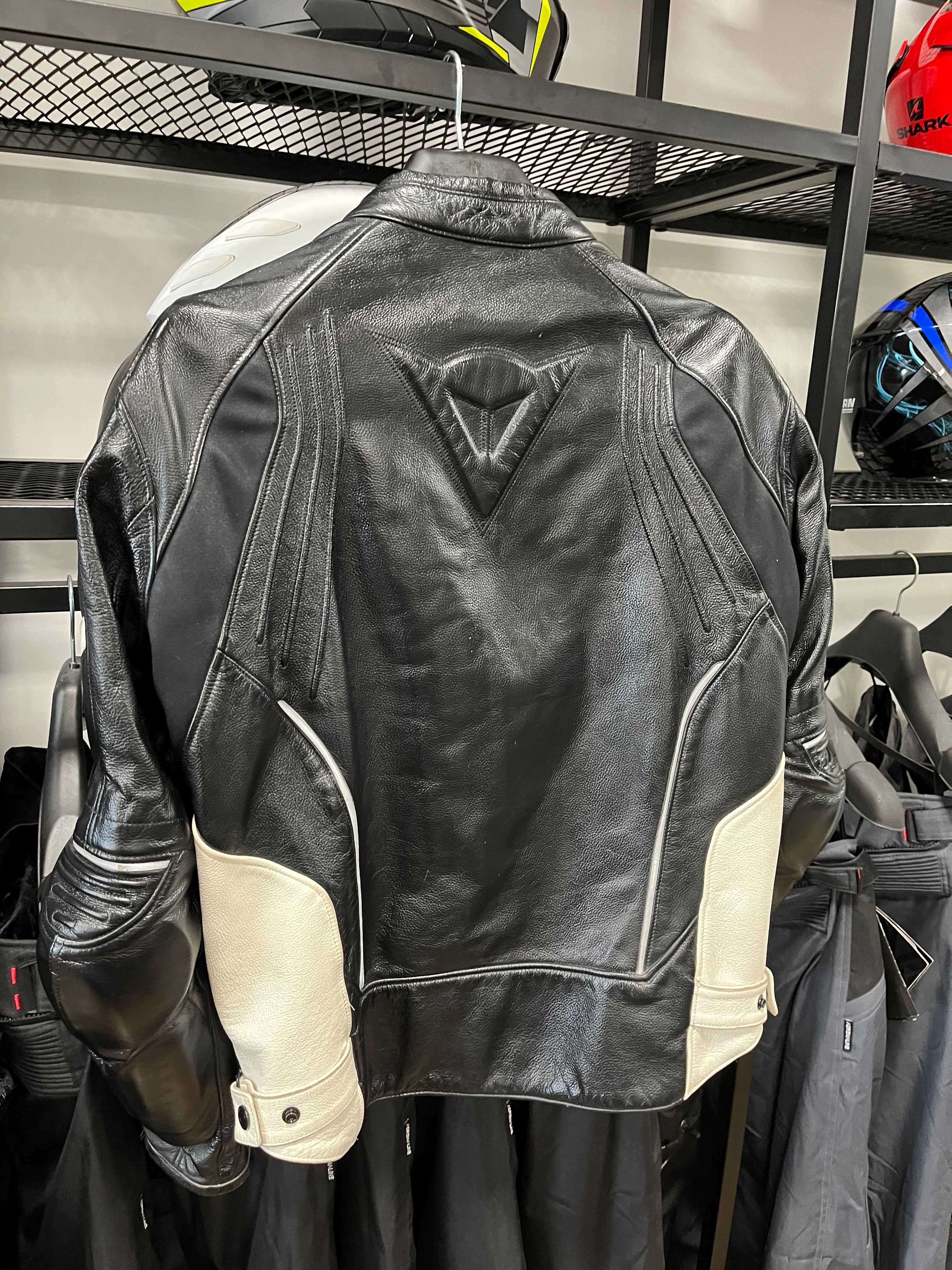 Кожено яке за мотор DAINESE AVRO D1 размер 56-XL,оригинално, като ново