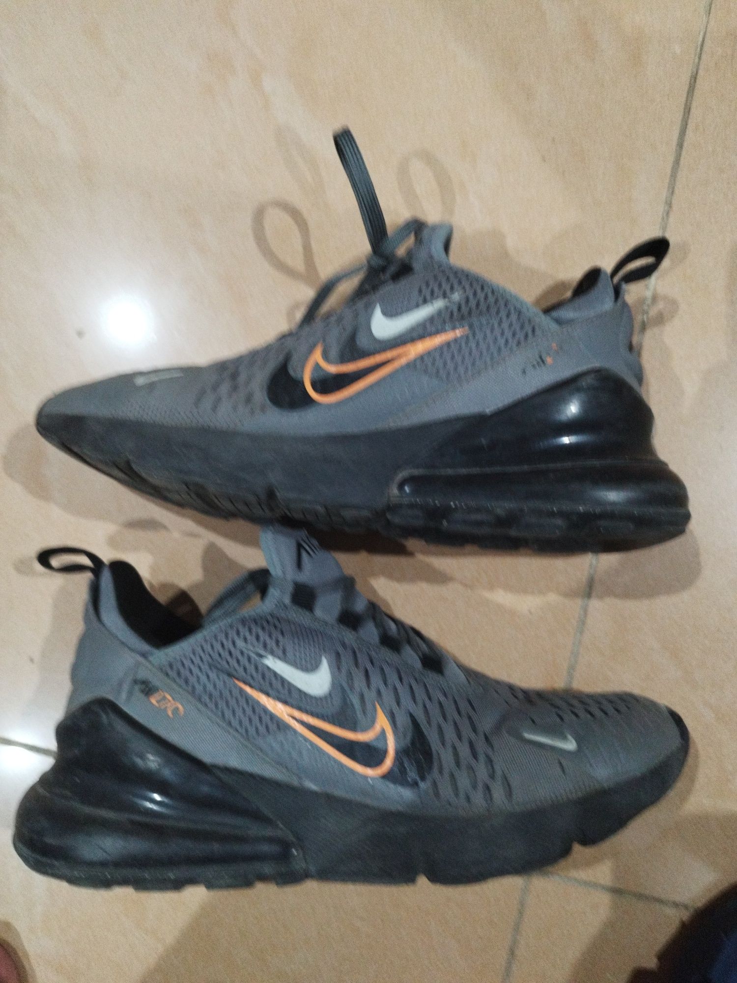 Обувки на nike Air max 270
