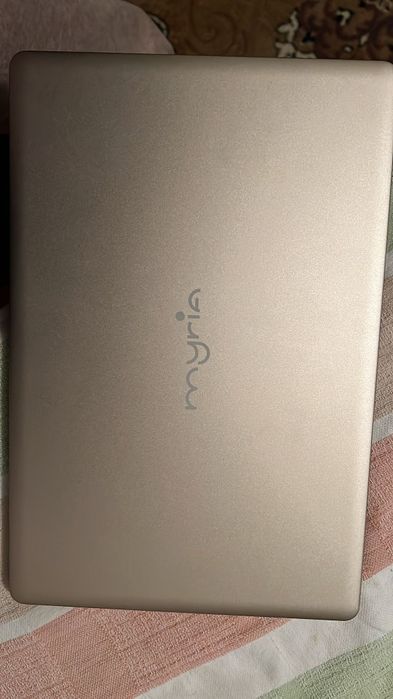 Laptop Myria 13.3 inch perfect functional,folost foarte puțin