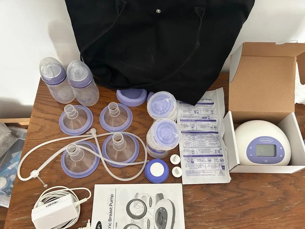 Set: Pompa san, aparat de stimulare lactatie, cantar, sterilizator ..