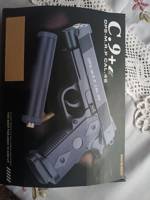 Vând  smartwatch  sau  schimb  cu pistol  mai puternic