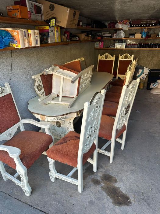 Vand set mese si scaune