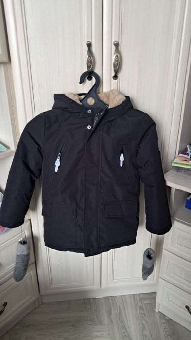 Продам куртку на мальчика