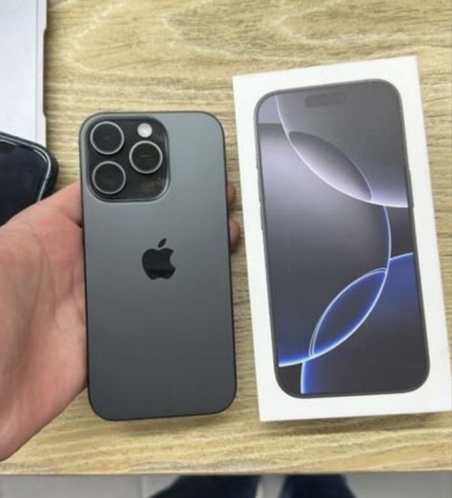 Продам айфон 16 про срочно