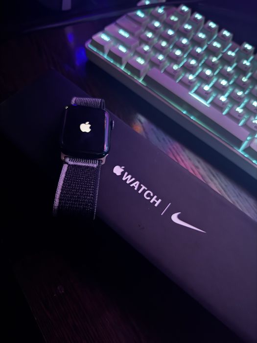 Продам Apple Watch 7nike