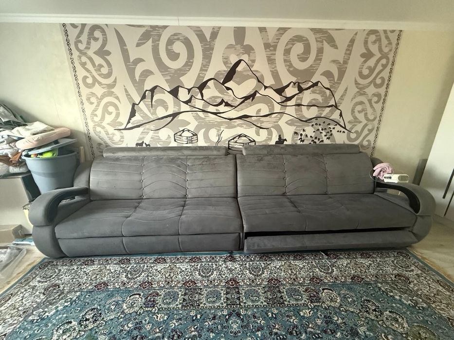 Диван четырех метровый