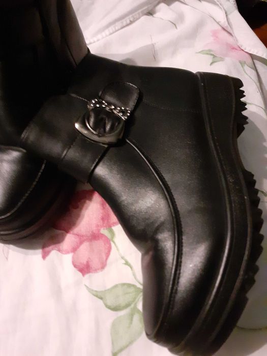 Ghete din piele  sintetica nr 36