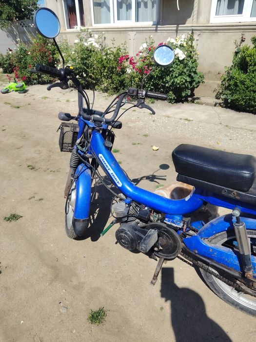 Vând moped FirstBike