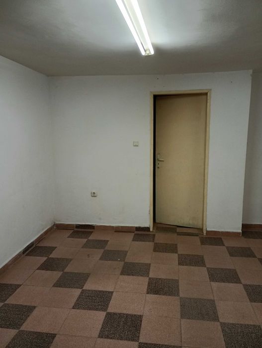 Дава се под наем Магазин в Варна, Лятно кино Тракия - 28 кв.м за 229.5 € - Снимка #4