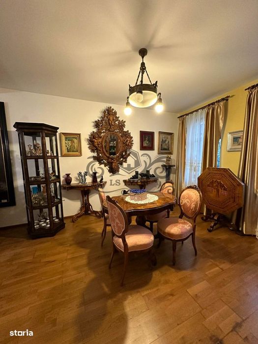 Casa cu 8 camere de vanzare in centrul Brasovului