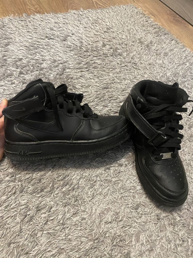 Air Force mid black 37,5