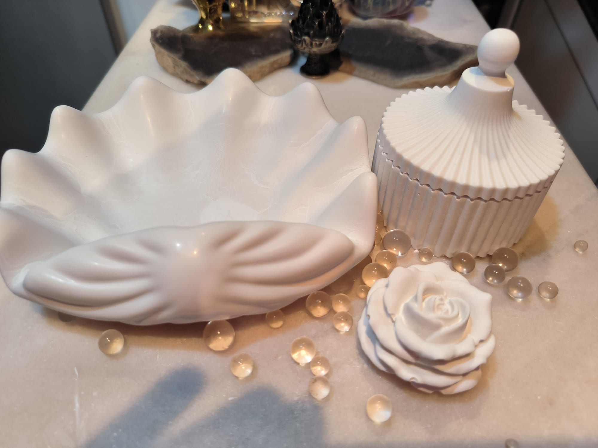 Hand made din ceramica alba obiecte