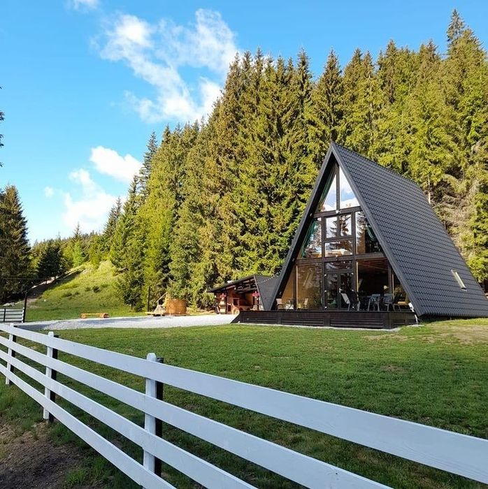 Cabane din lemn tip A-frame