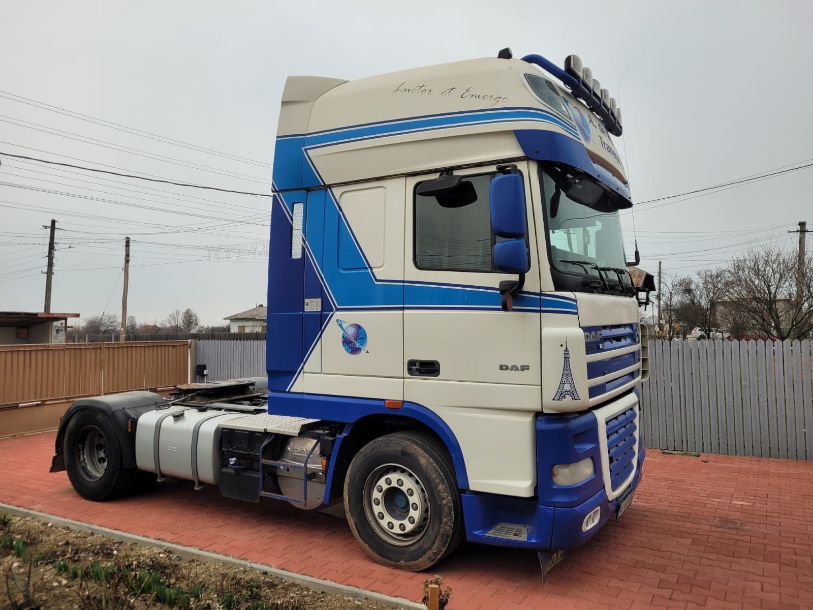 Cap tractor DAF XF 105.460